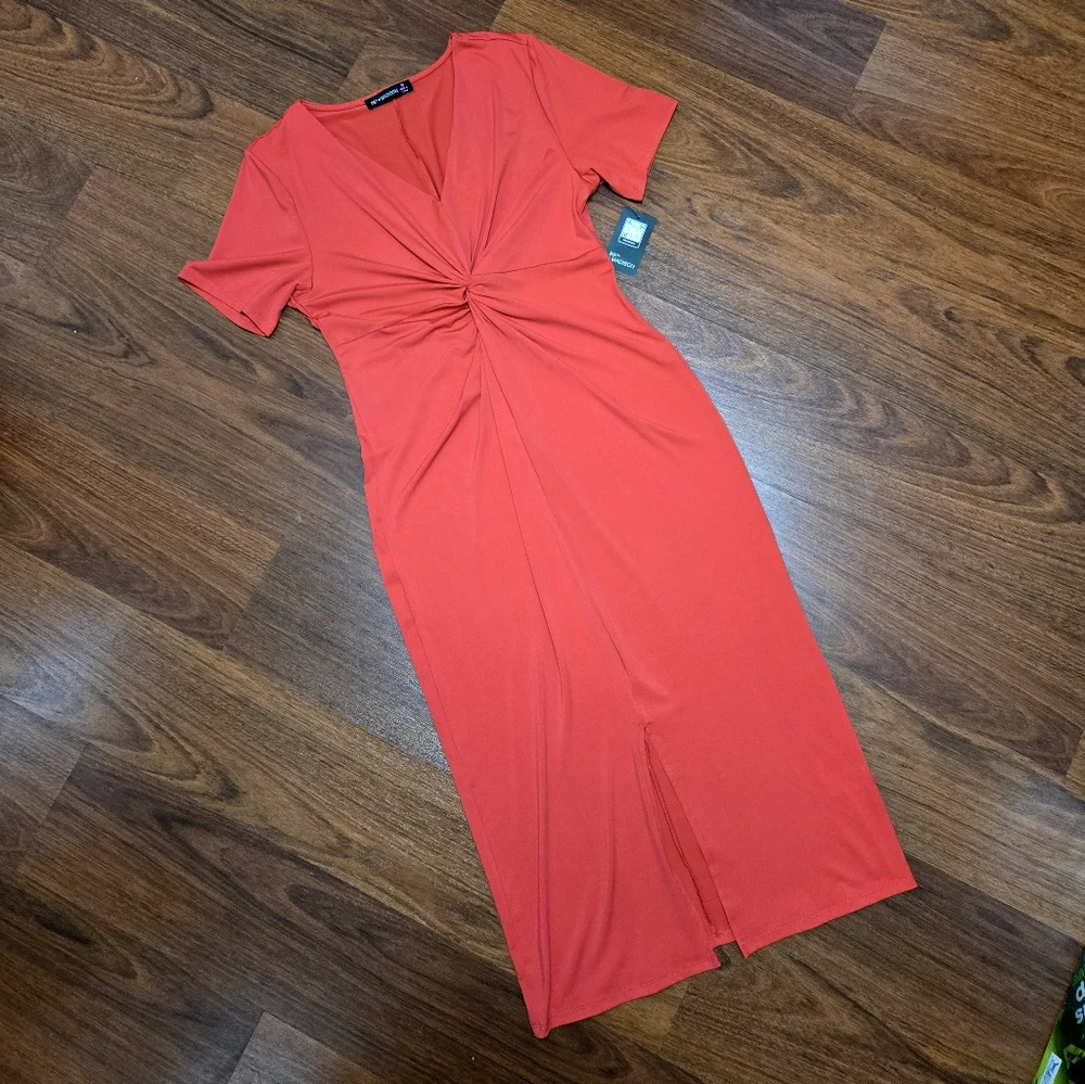 NWT Elegant V-Neck Twist Torso Clingy Maxi Dress